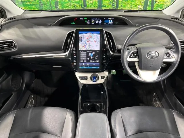 Toyota Prius Phv 2018 photo 2