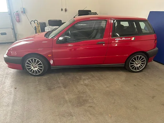 Alfa Romeo 145 1997 photo 2