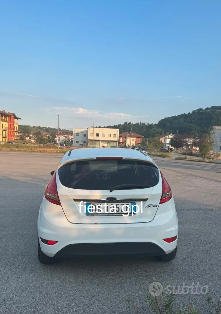 Ford Fiesta 2009 photo 3