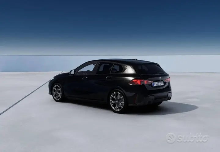 BMW 1 Series photo 2