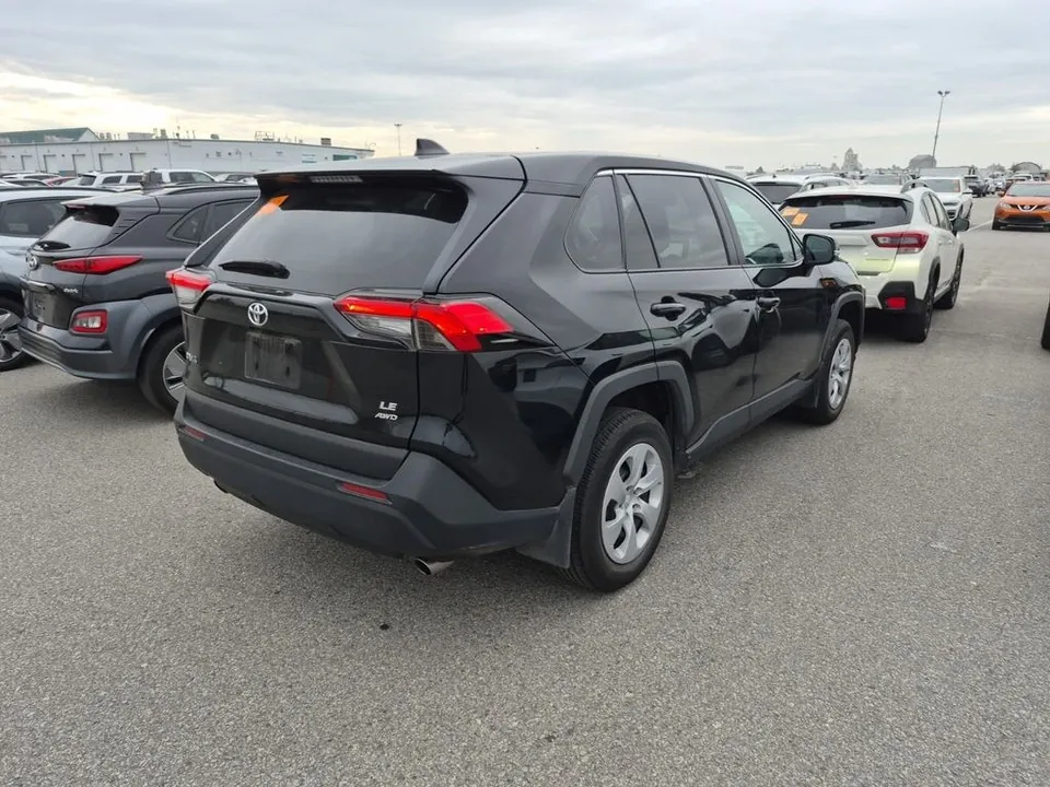 Toyota Rav4 2023 photo 3