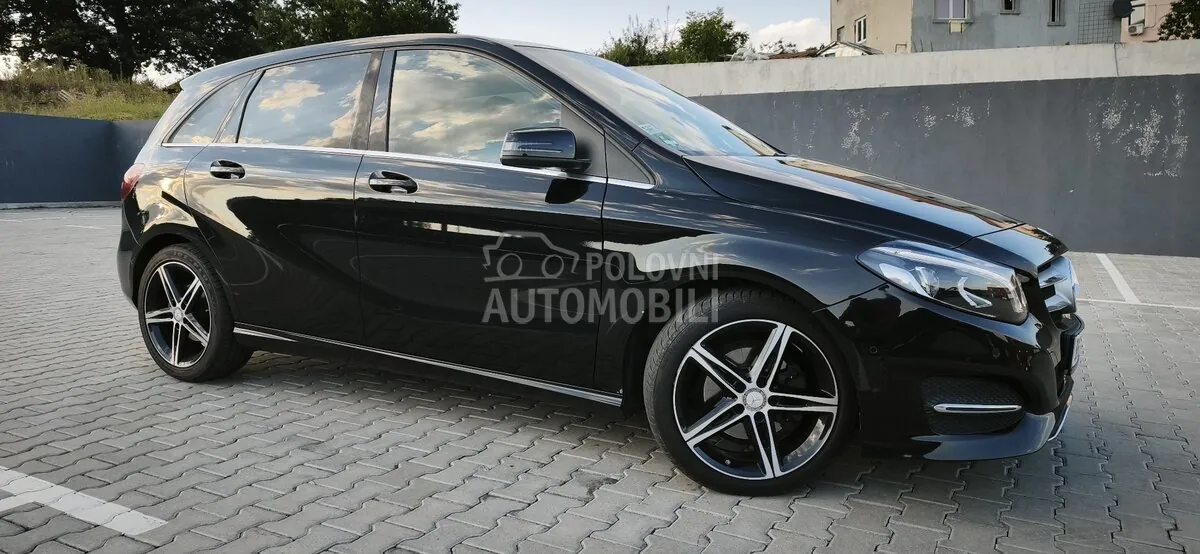 Mercedes-Benz B 200 2016 photo 2
