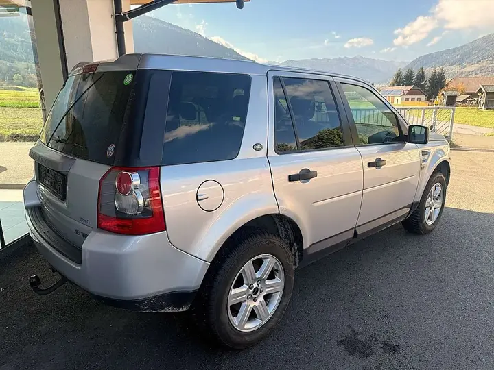 Land Rover Freelander 2 2010 photo 5