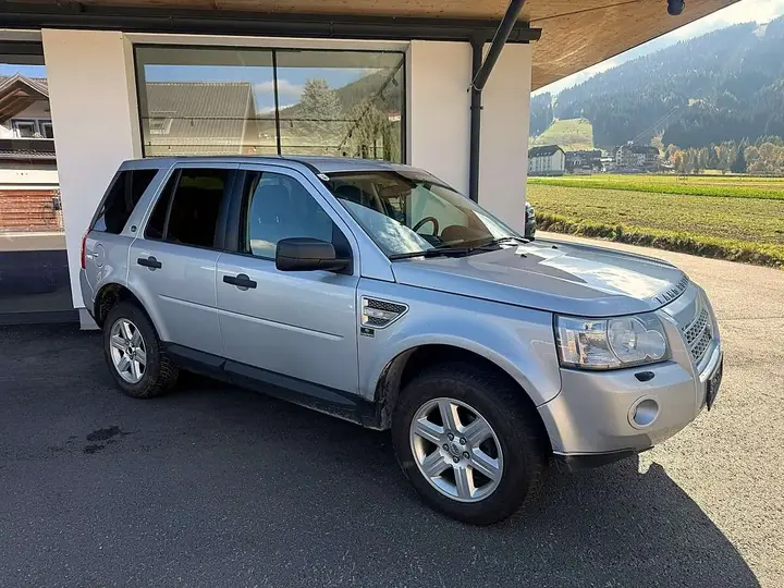 Land Rover Freelander 2 2010 photo 4