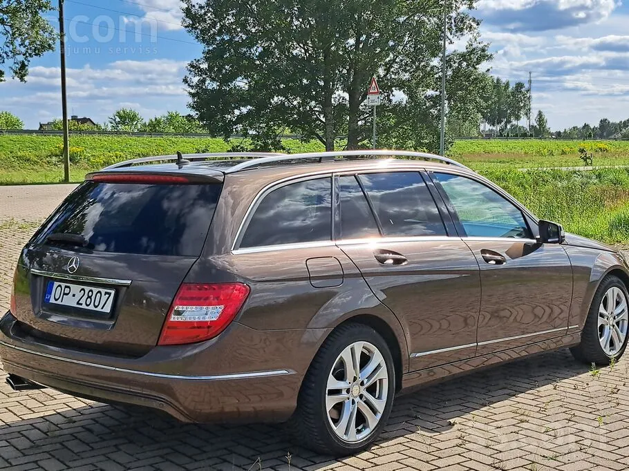 Mercedes-Benz C220 2013 photo 4