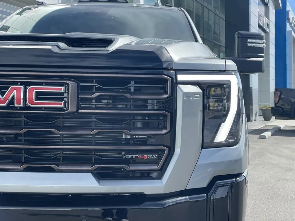 GMC Sierra 2500Hd 2026 photo 3