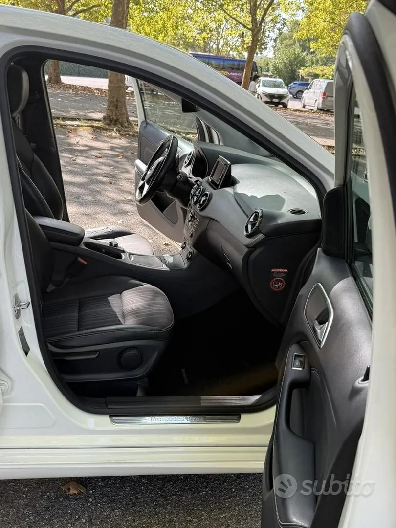 Mercedes-Benz B 2013 photo 4