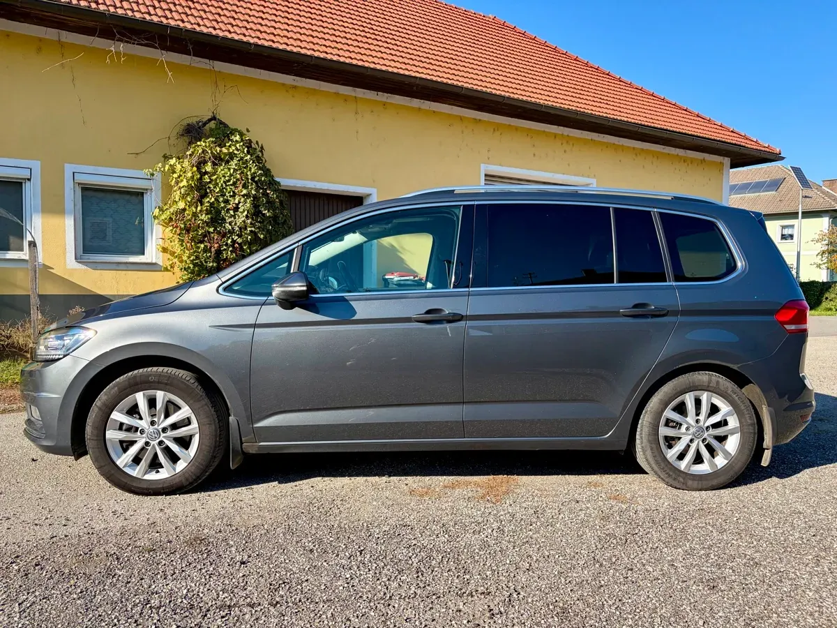 Volkswagen Touran 2016 photo 2