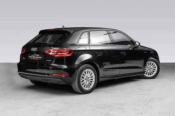 Audi A3 2016 photo 2