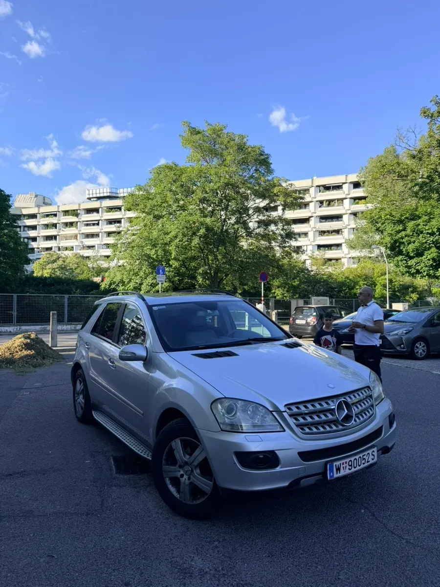 Mercedes-Benz M-Class 2007 photo 2