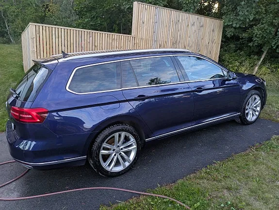 Volkswagen Passat 2018 photo 2