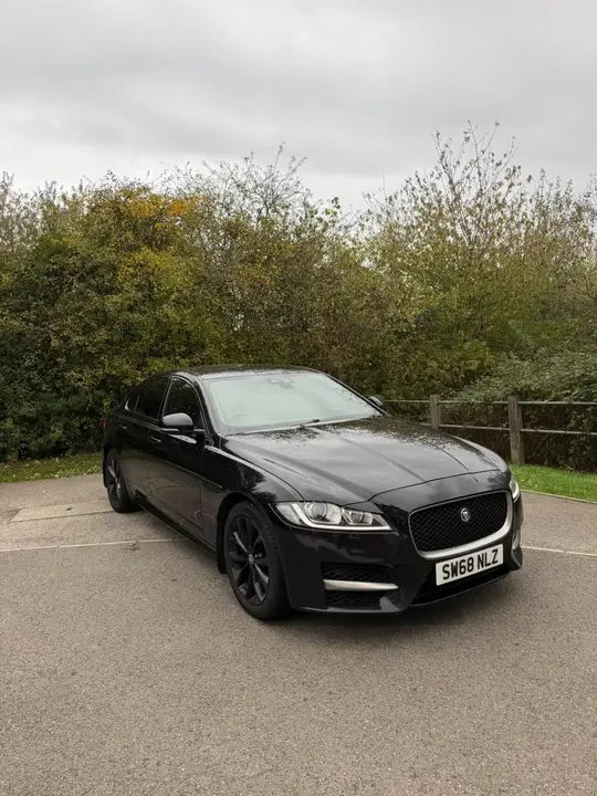 Jaguar Xf 2019 photo 3