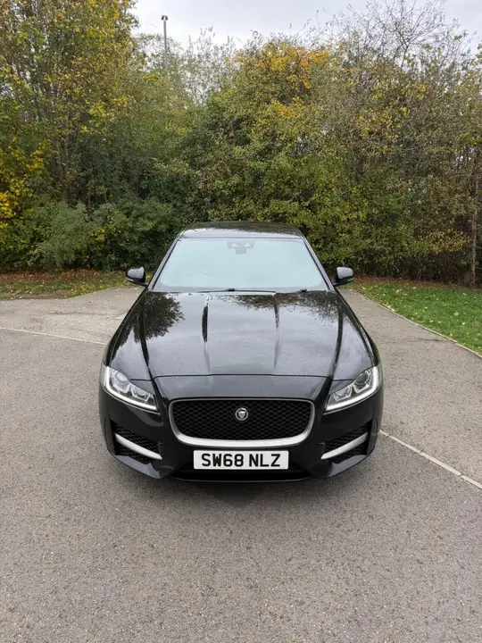 Jaguar Xf 2019 photo 4