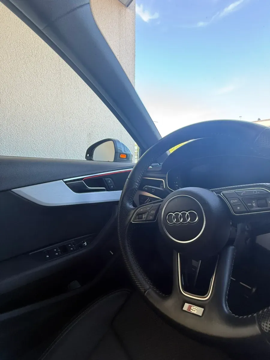 Audi A4 2018 photo 3