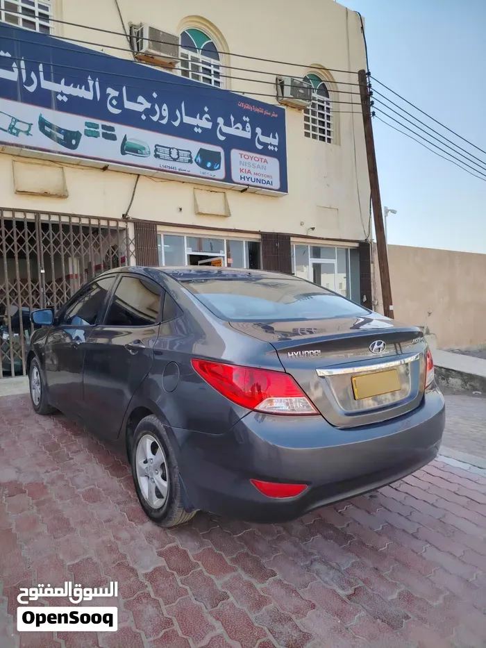 Hyundai Accent 2013 photo 4