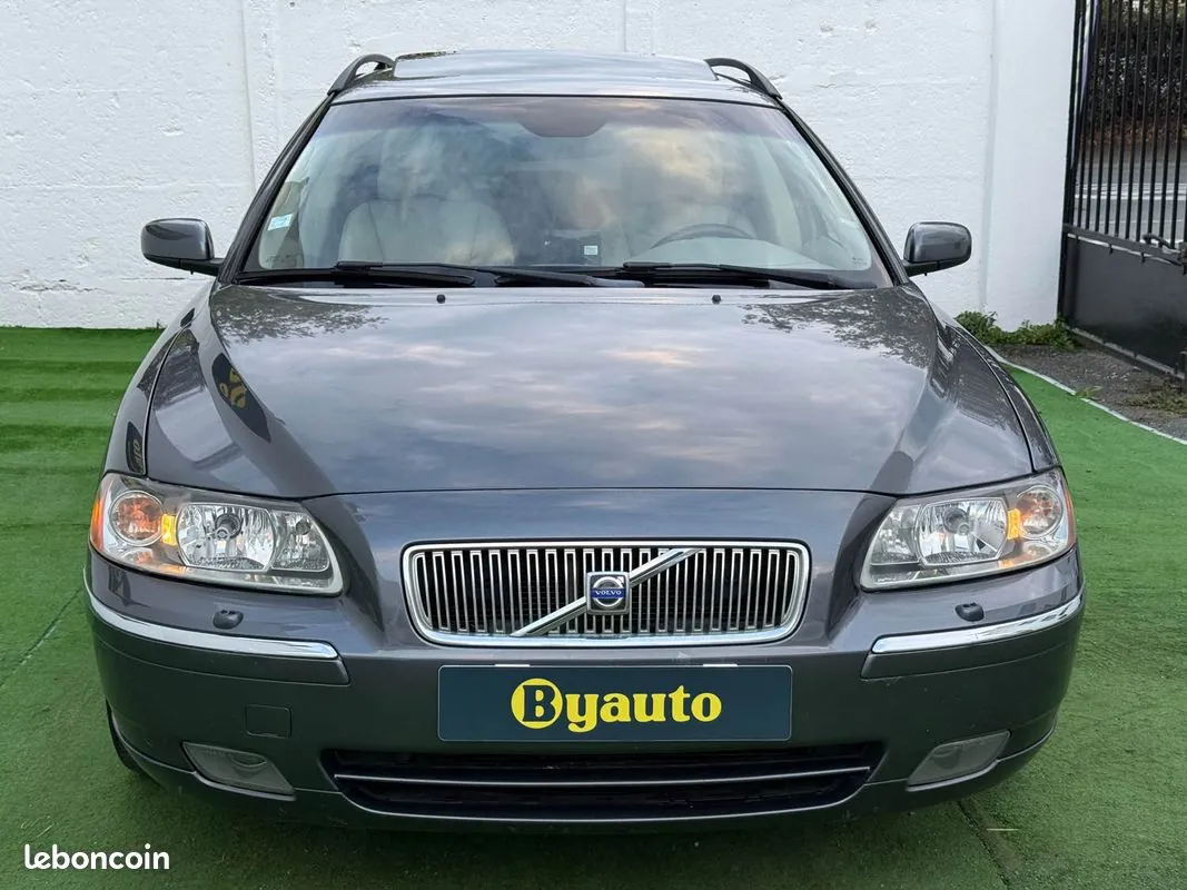 Volvo V70 2005 photo 2