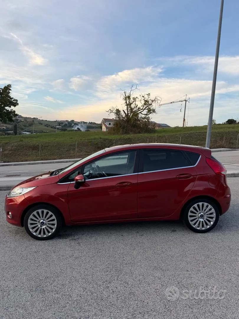Ford Fiesta 2008 photo 2