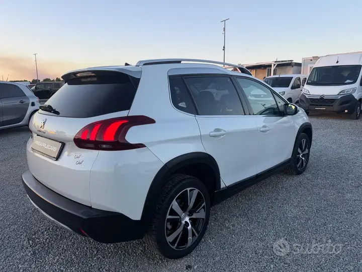 Peugeot 2008 2019 photo 2