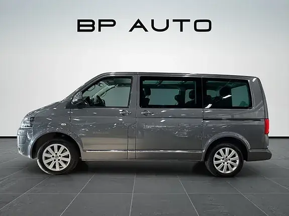 Volkswagen Multivan 2012 photo 2