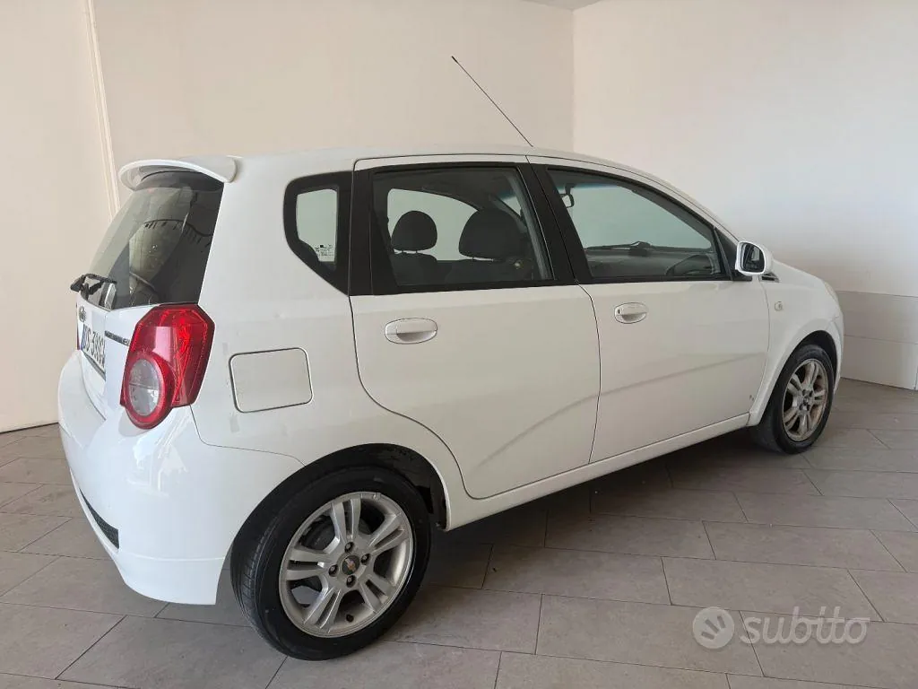 Chevrolet Aveo 2009 photo 4