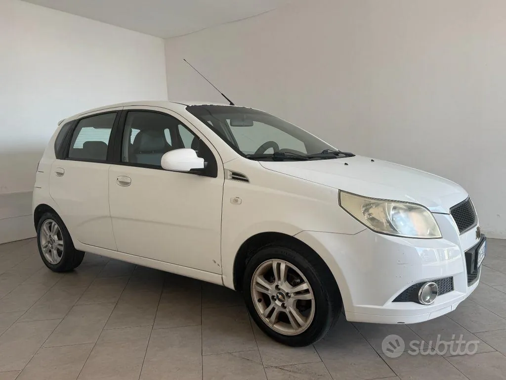 Chevrolet Aveo 2009 photo 2