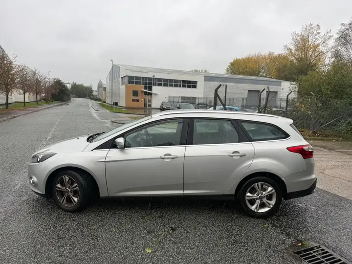 Ford Focus 2014 photo 3