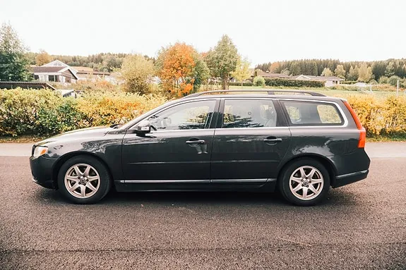 Volvo V70 2010 photo 4
