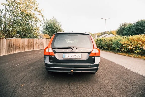 Volvo V70 2010 photo 5