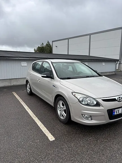 Hyundai I30 2010 photo 2