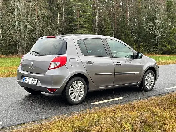 Renault Clio 2013 photo 2