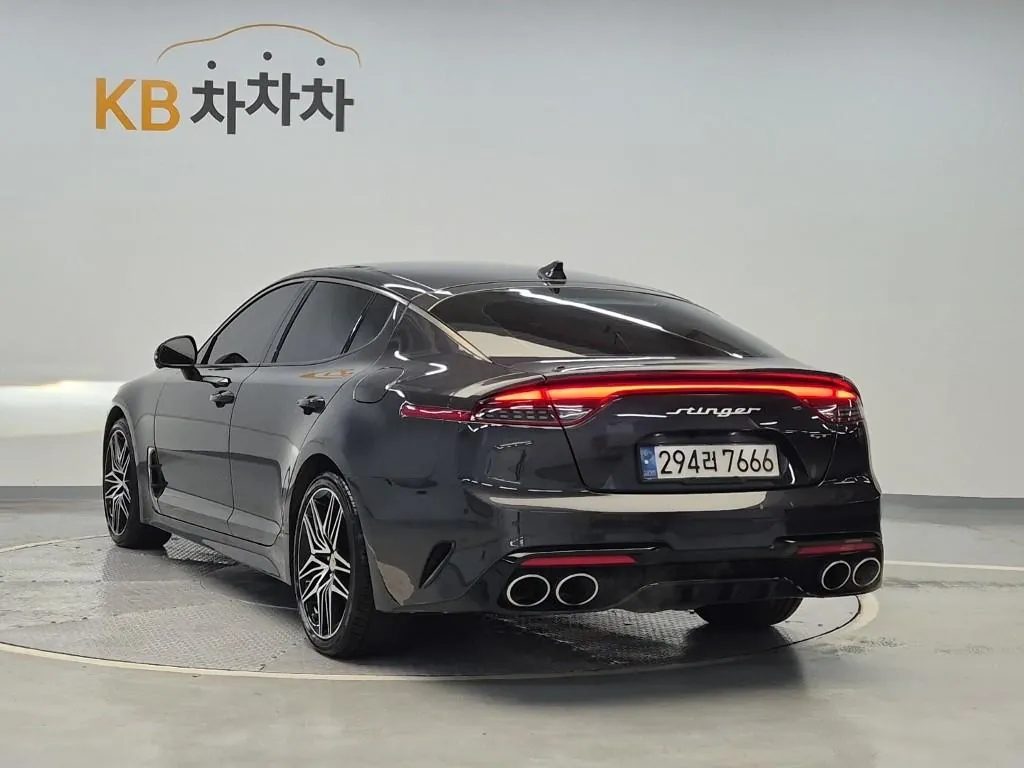 Kia Stinger 2022 photo 2