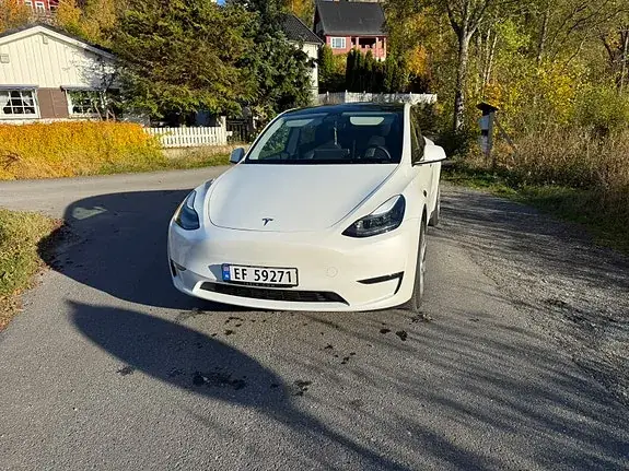 Tesla Model Y 2023 photo 4