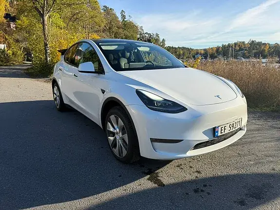 Tesla Model Y 2023 photo 5
