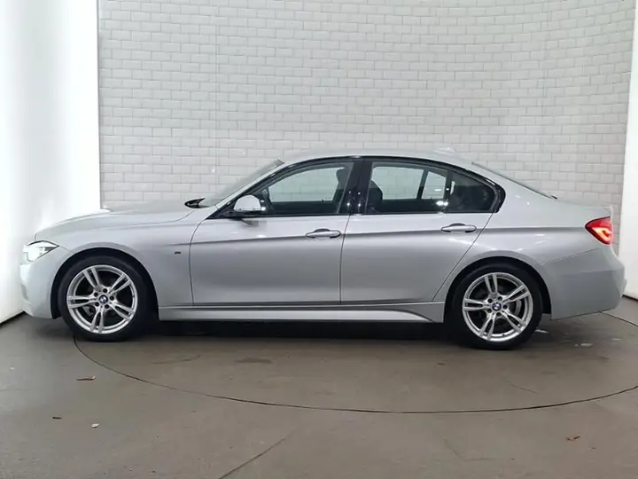 BMW 3 Series 2017 photo 4