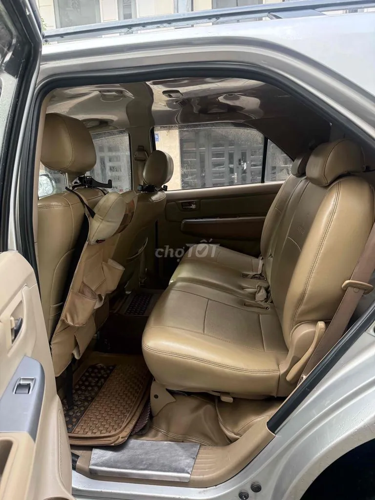 Toyota Fortuner 2010 photo 4