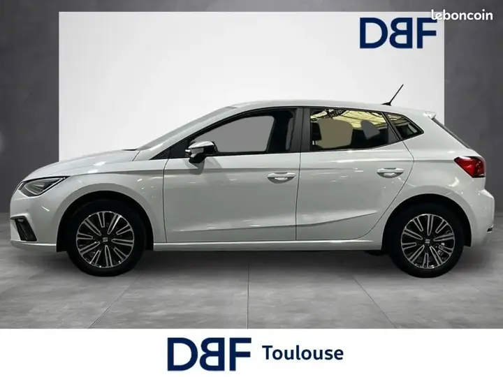Seat Ibiza 2024 photo 2