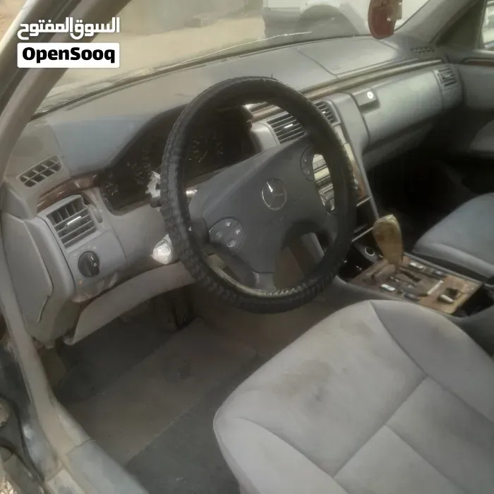 Mercedes-Benz E-Class 2002 photo 2