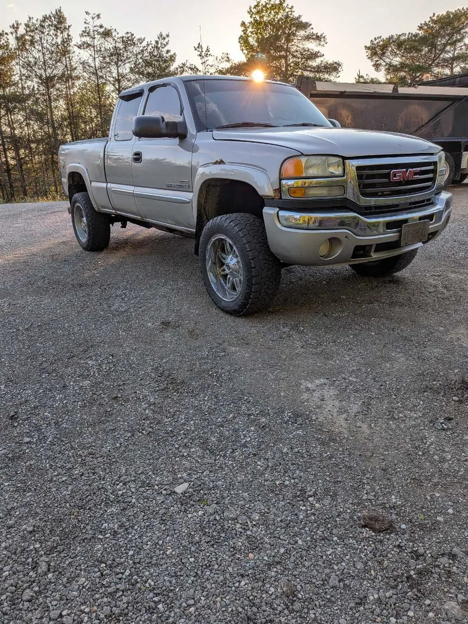 GMC Sierra 2500Hd 2004 photo 3