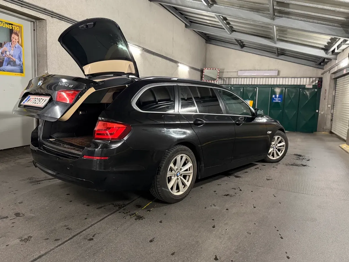 BMW 5 Series 2011 photo 3