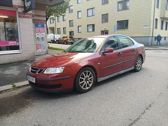 Saab 9-3 2005 photo 2