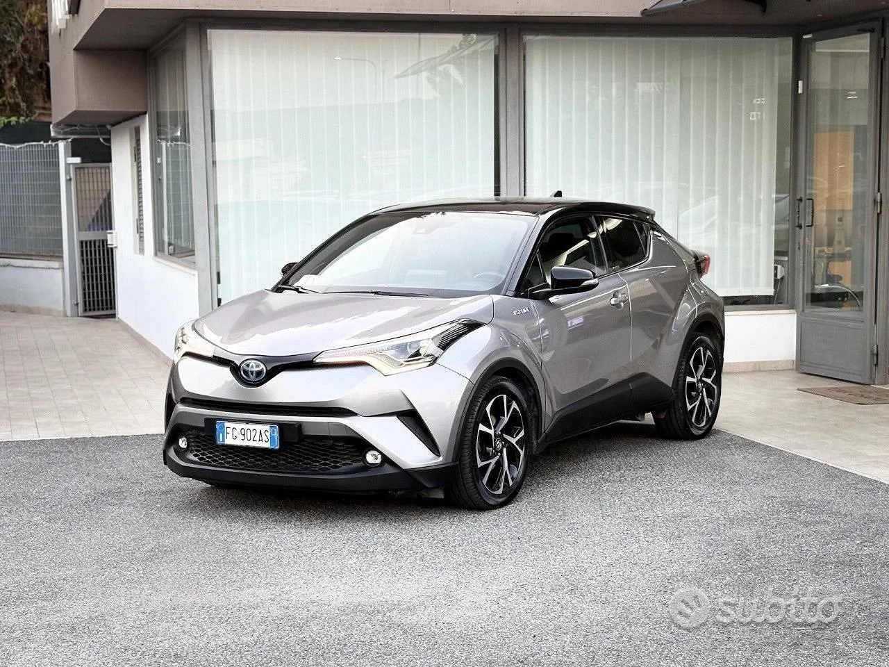 Toyota C-Hr 2016 photo 3