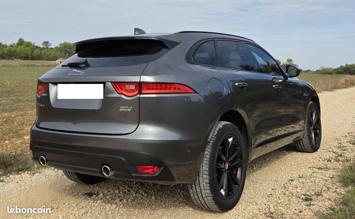 Jaguar F-Pace 2019 photo 2