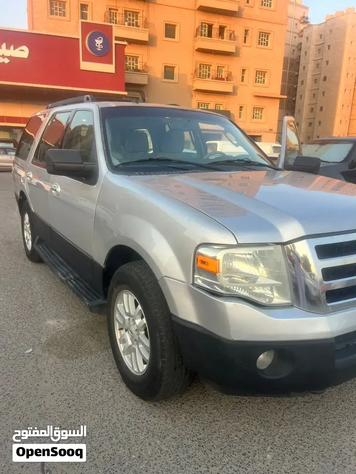 Ford Expedition 2013 photo 2