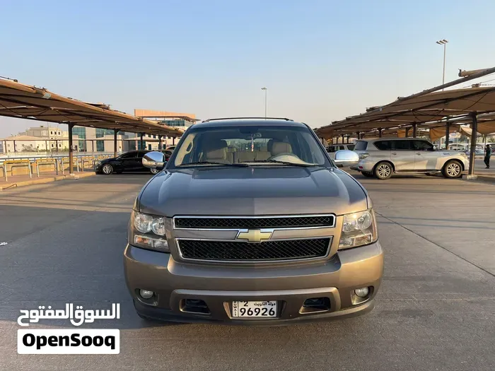 Chevrolet Tahoe 2012 photo 2
