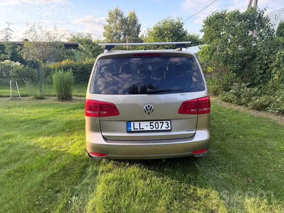 Volkswagen Touran 2012 photo 4