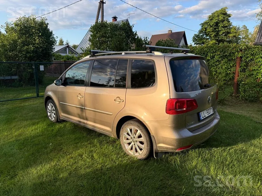 Volkswagen Touran 2012 photo 3