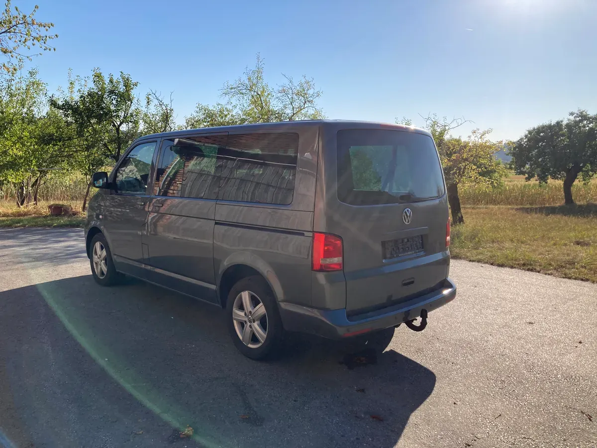 Volkswagen Caravelle 2012 photo 3