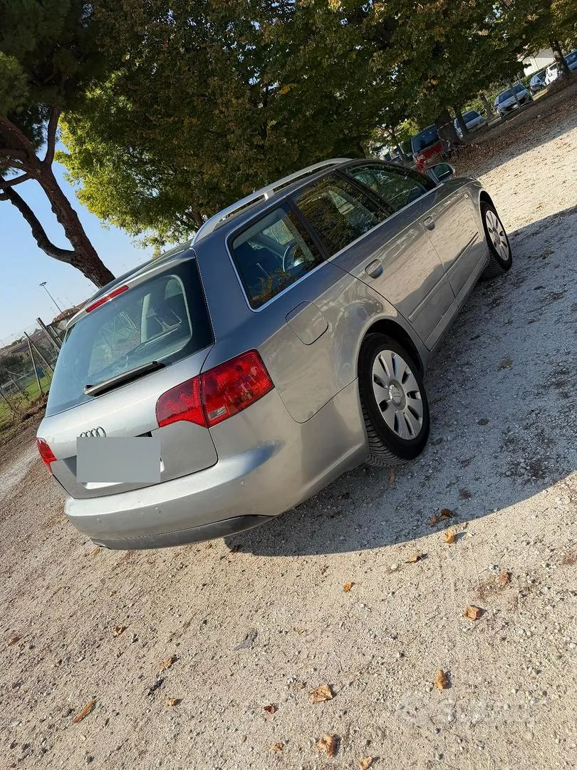 Audi A4 2005 photo 2