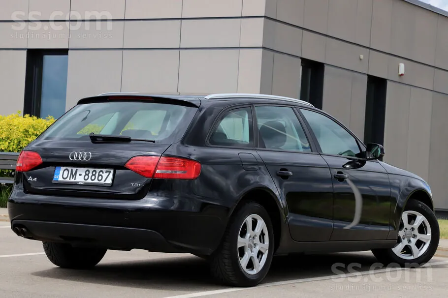 Audi A4 2009 photo 4