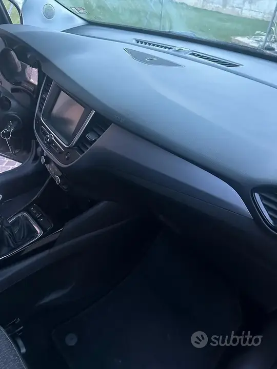 Opel Crossland 2018 photo 2